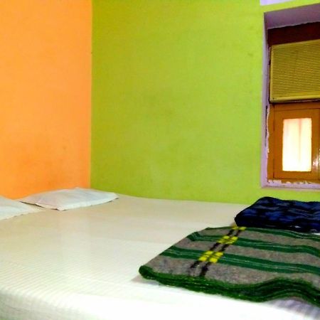 Yogi Lodge พาราณสี ภายนอก รูปภาพ