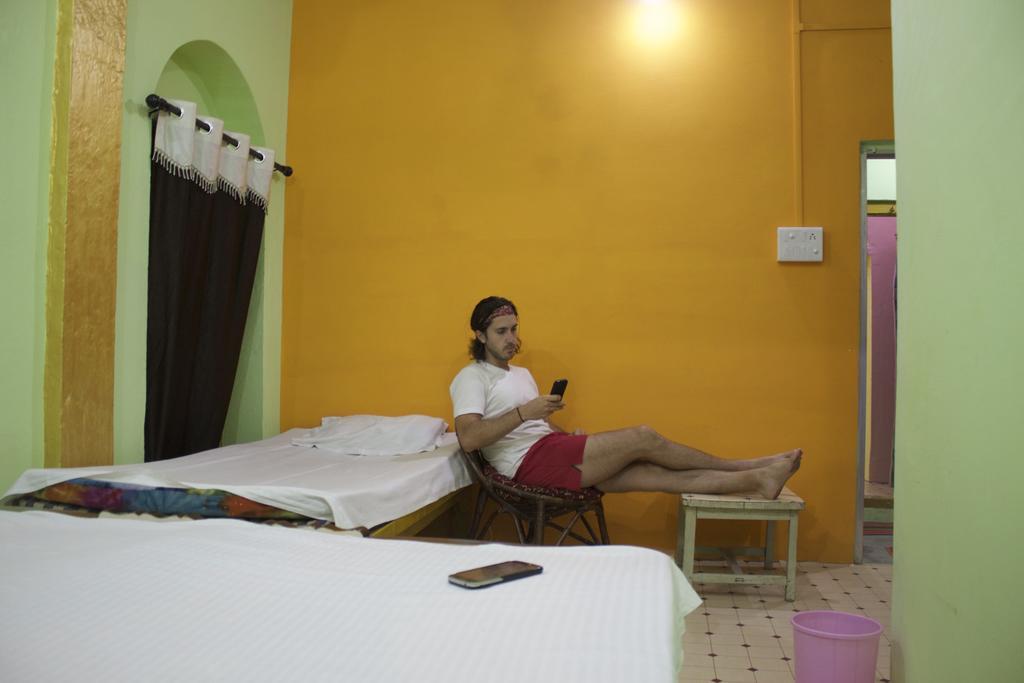 Yogi Lodge พาราณสี ภายนอก รูปภาพ