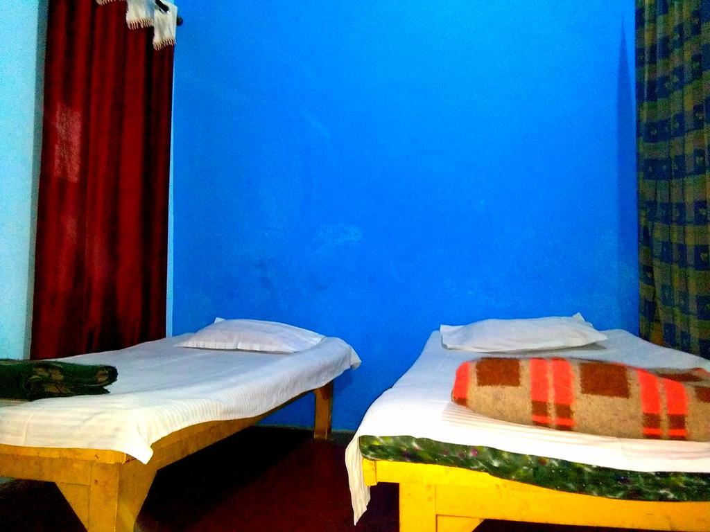 Yogi Lodge พาราณสี ภายนอก รูปภาพ